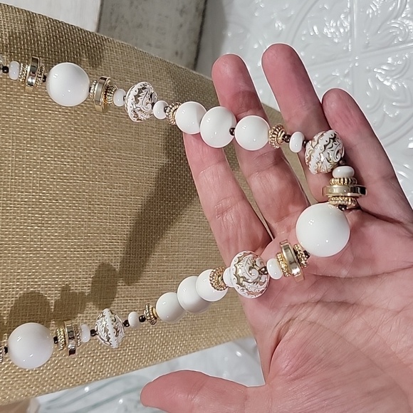 Lucite White & Gold Ornate Beaded Chunky Statement Necklace - Picture 4 of 8